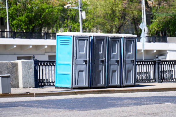 Porta potty delivery and setup in Burbank, WA